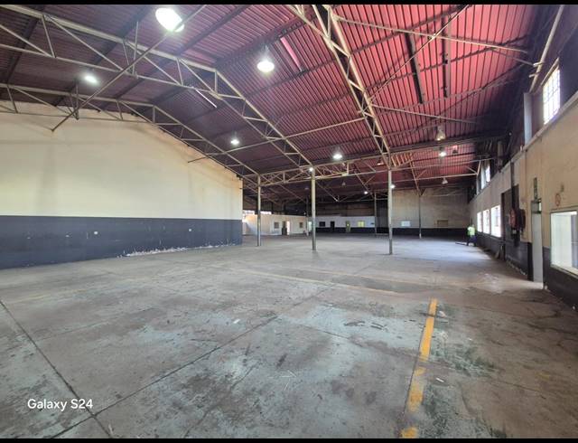 1,915M² WAREHOUSE TO LET IN ISANDO